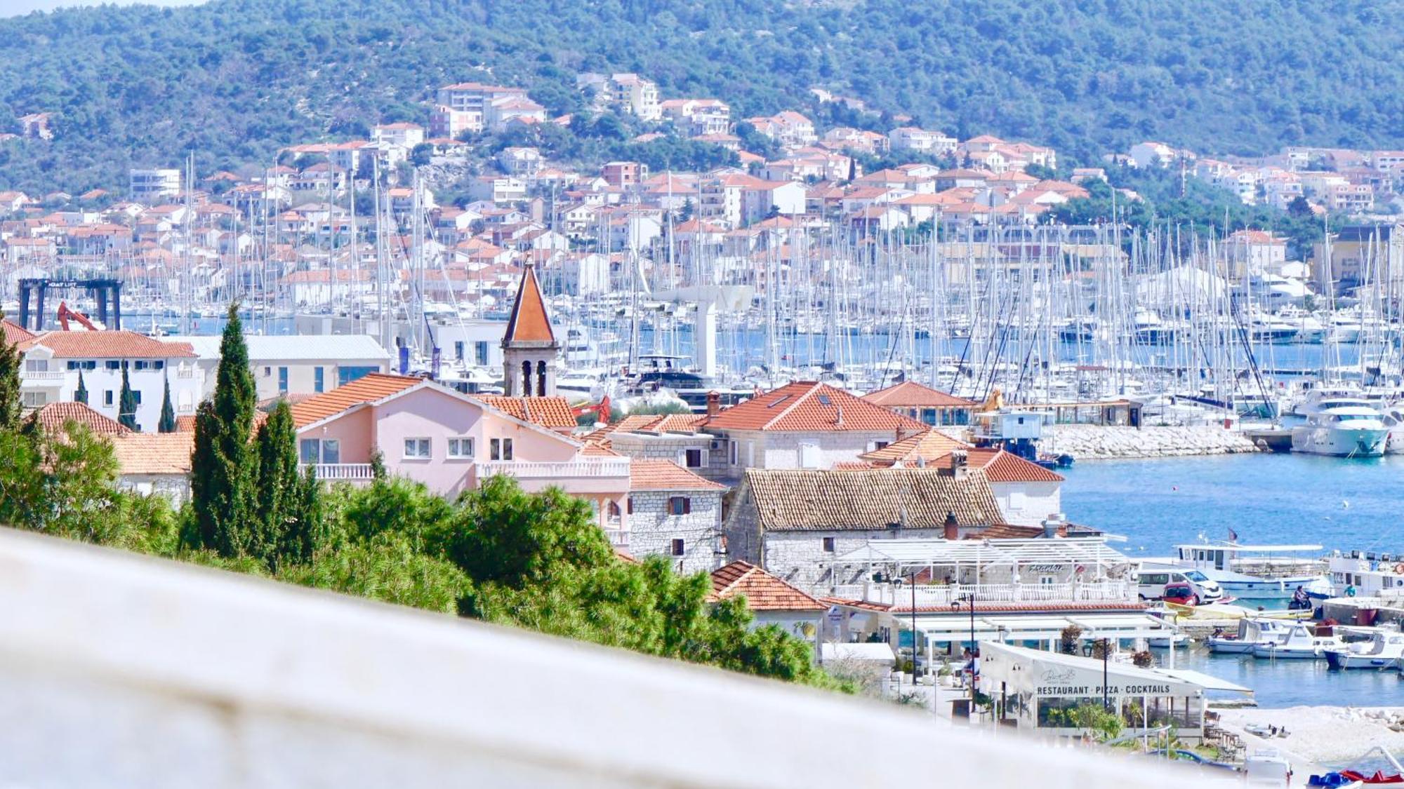 Hotel Bavaria Trogir ドニー・セゲット エクステリア 写真