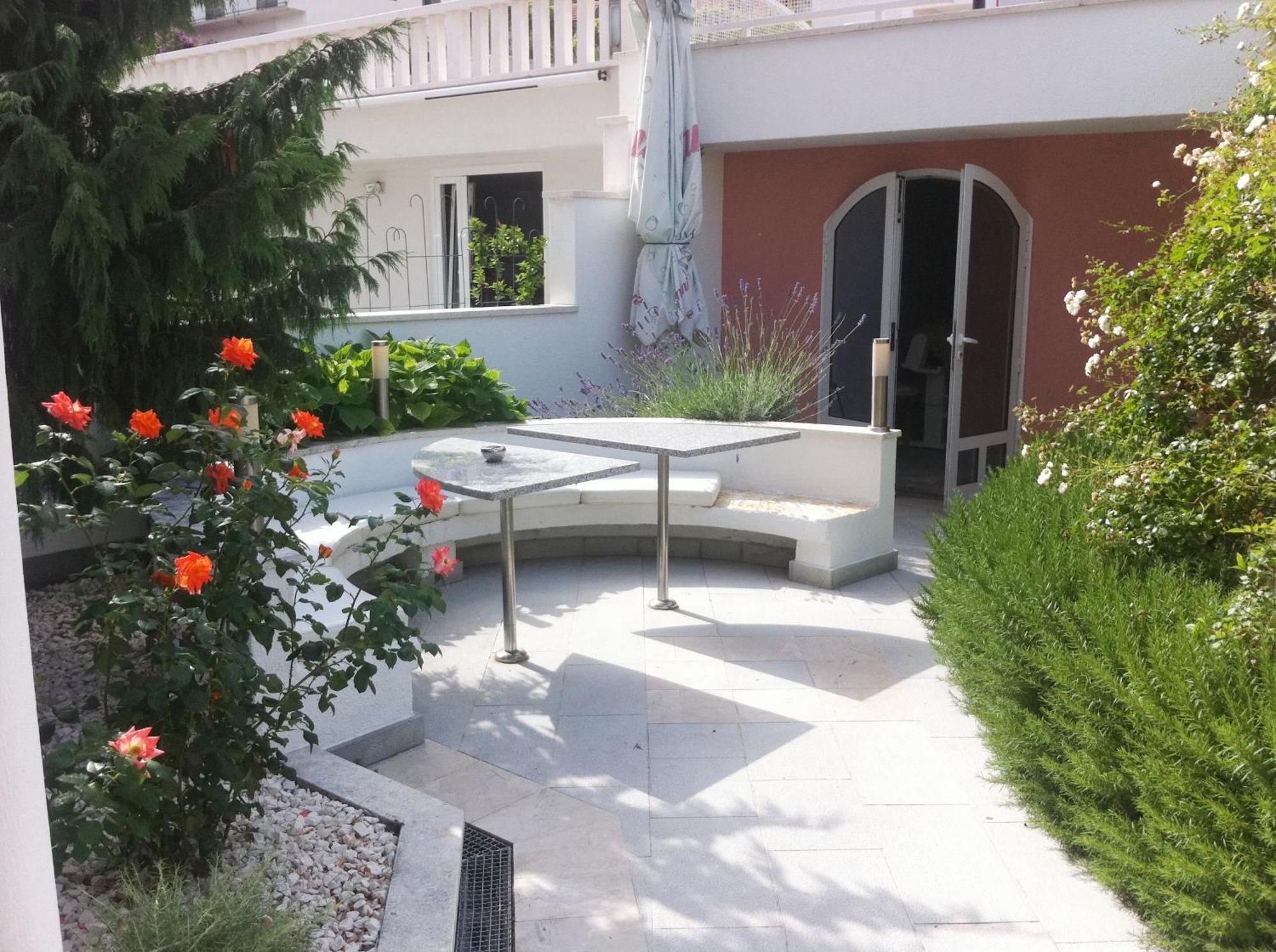 Hotel Bavaria Trogir ドニー・セゲット エクステリア 写真