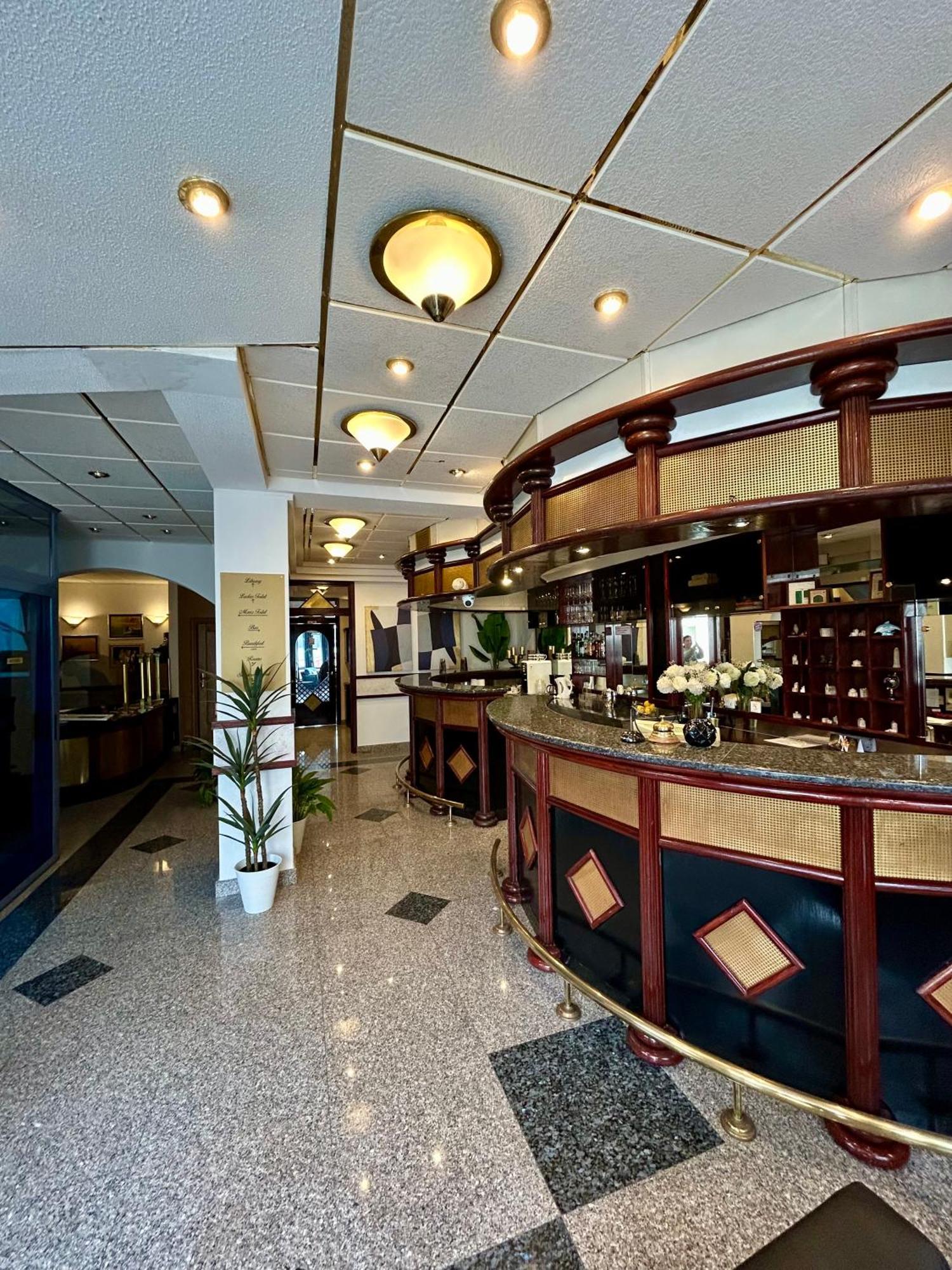 Hotel Bavaria Trogir ドニー・セゲット エクステリア 写真