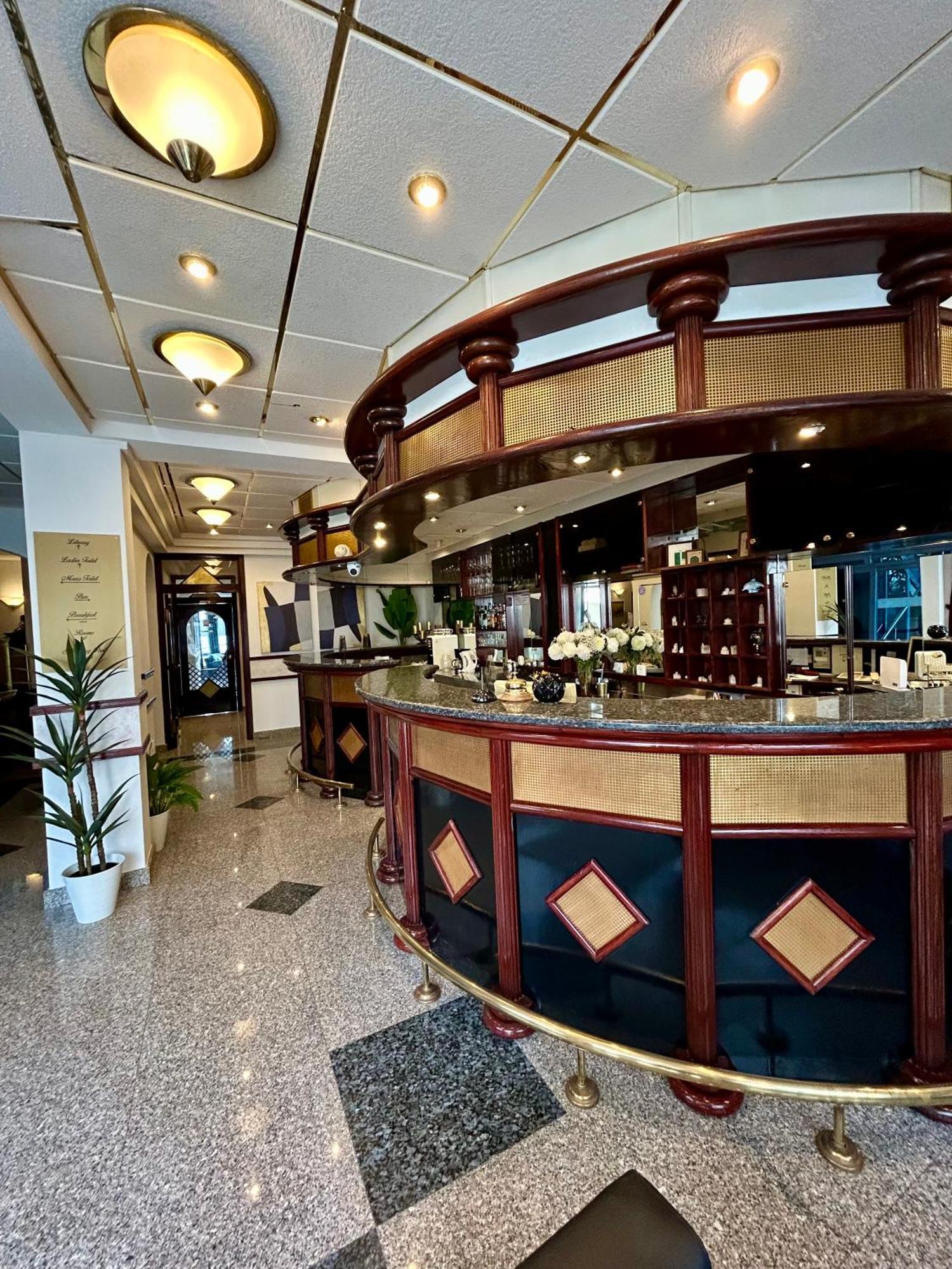 Hotel Bavaria Trogir ドニー・セゲット エクステリア 写真
