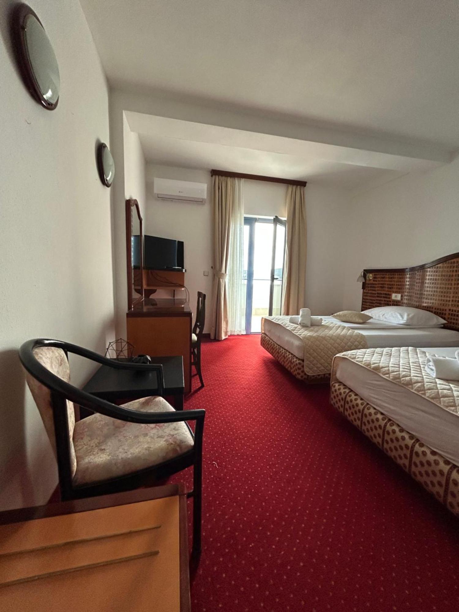 Hotel Bavaria Trogir ドニー・セゲット エクステリア 写真