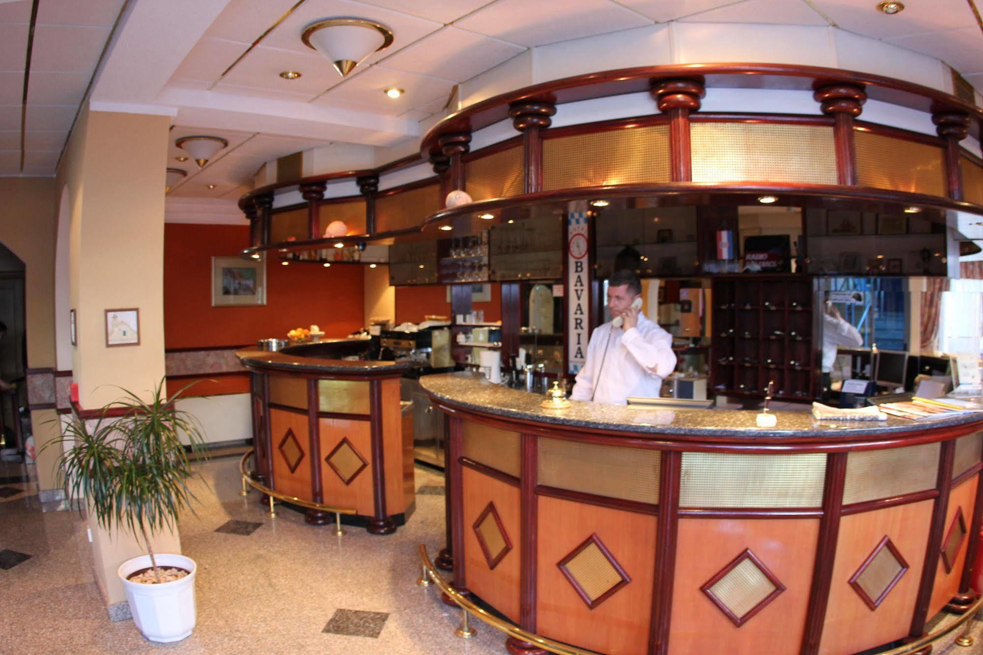 Hotel Bavaria Trogir ドニー・セゲット エクステリア 写真