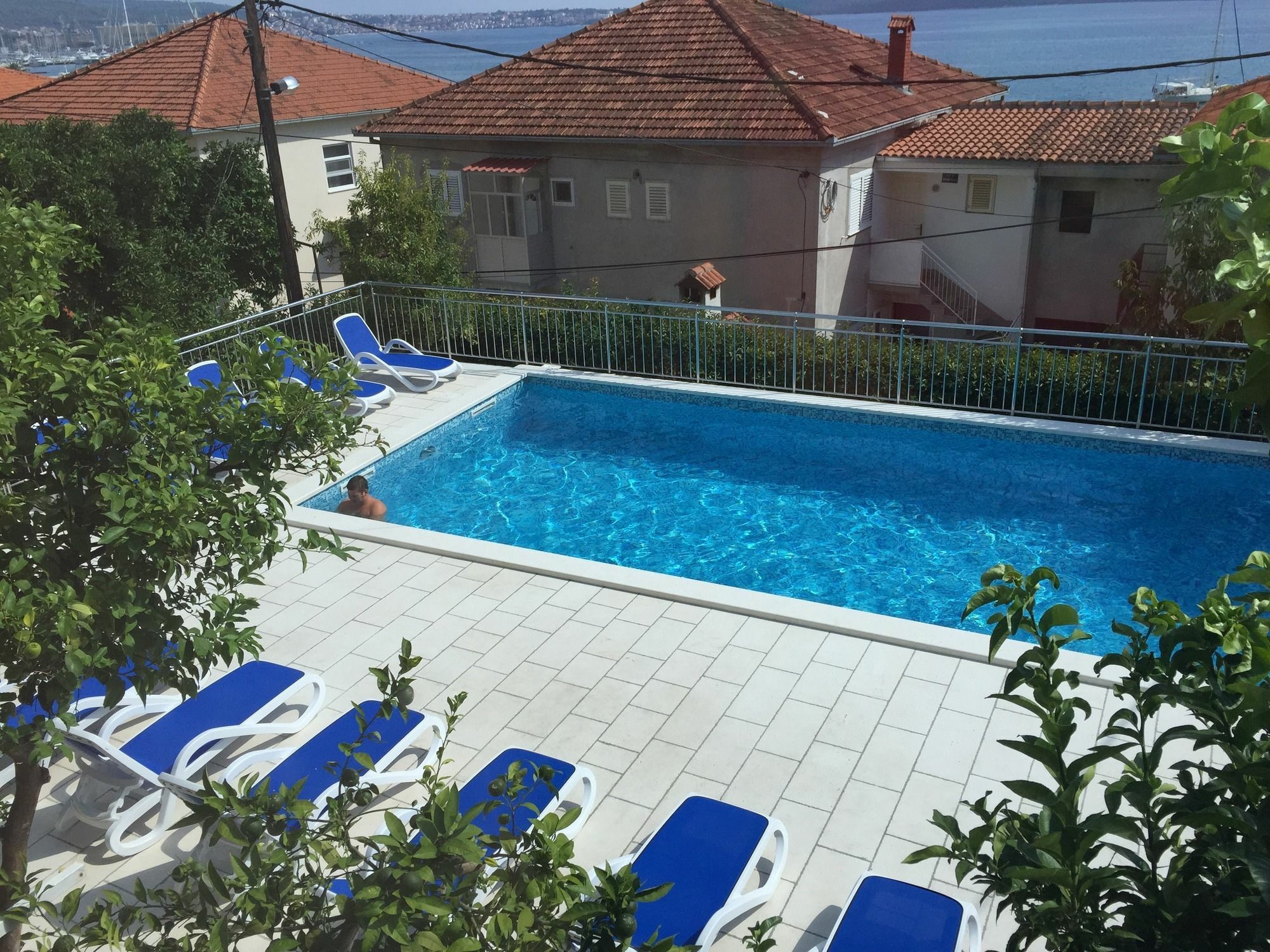 Hotel Bavaria Trogir ドニー・セゲット エクステリア 写真