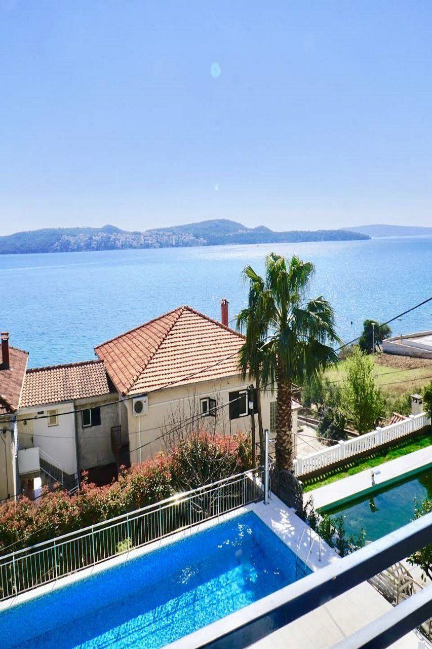 Hotel Bavaria Trogir ドニー・セゲット エクステリア 写真